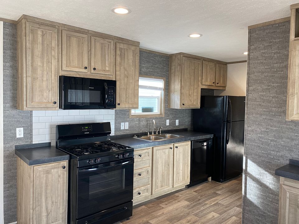 1st image of 2101 SW 38th St #145
