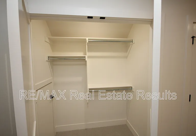 1900 W Saddlebrook Ln — Photo 2
