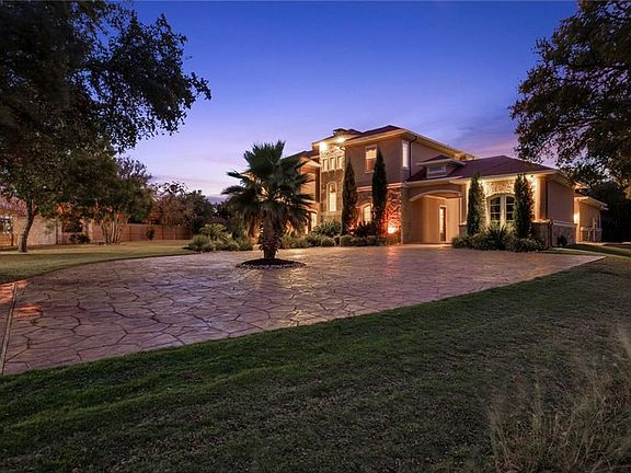 3rd image of 3800 Southlake Dr