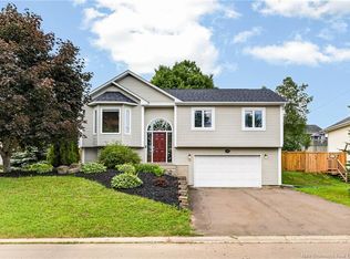 32 Du Ruisseau St, Dieppe, NB E1A 8B3
