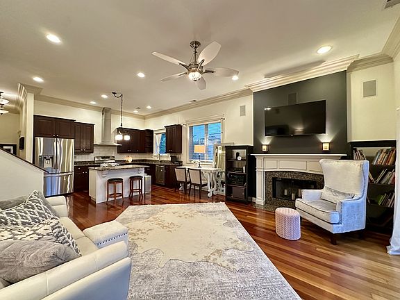 2nd image of 3806 N Ashland Ave