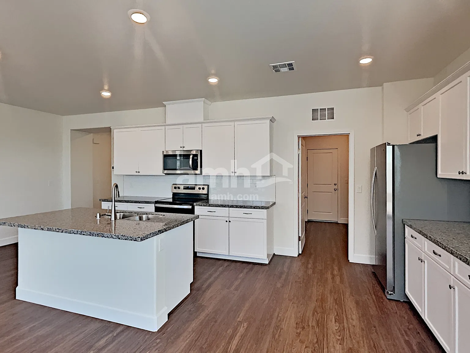 4 bed, 3.5 bath, 2113 sqft, $2,565 — Photo 4