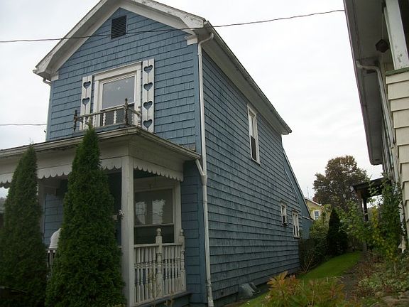 4th image of 221 Hudson Ave