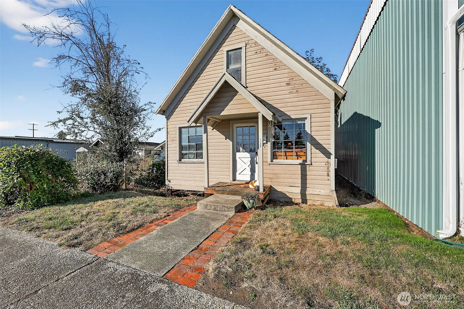1125 N Tower Avenue photo 1