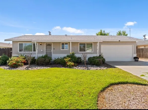 413 W Burlwood Lane, Lemoore, CA 93245