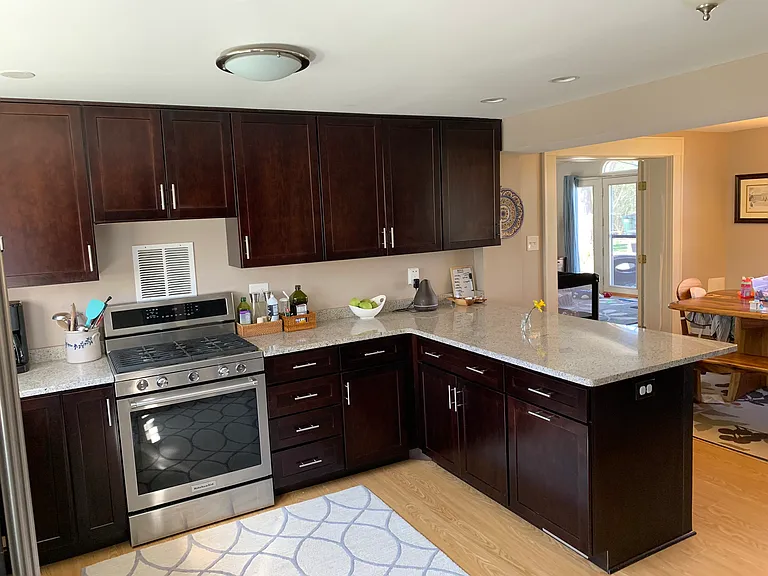 8512 Doter Dr — Photo 4