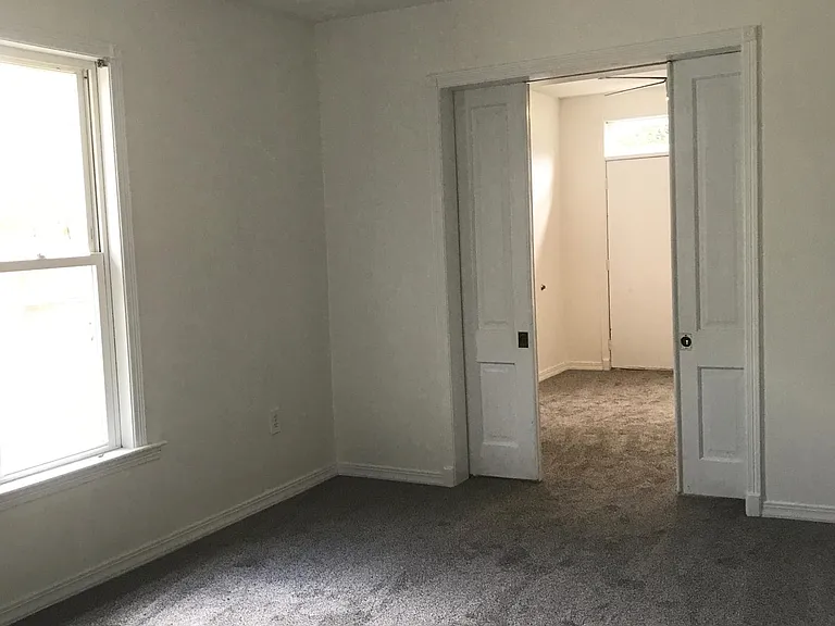 2517 N Washington St — Photo 3