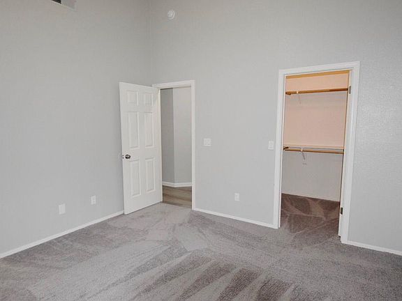 3rd image of 174 S Emerald Oak Dr