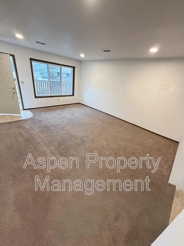 2 bed, 1.0 bath, 800 sqft, $750 — Photo 4