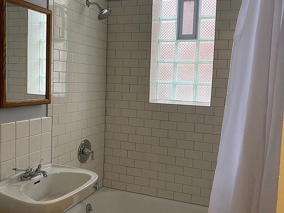 4th image of 1847 N Damen Ave #1