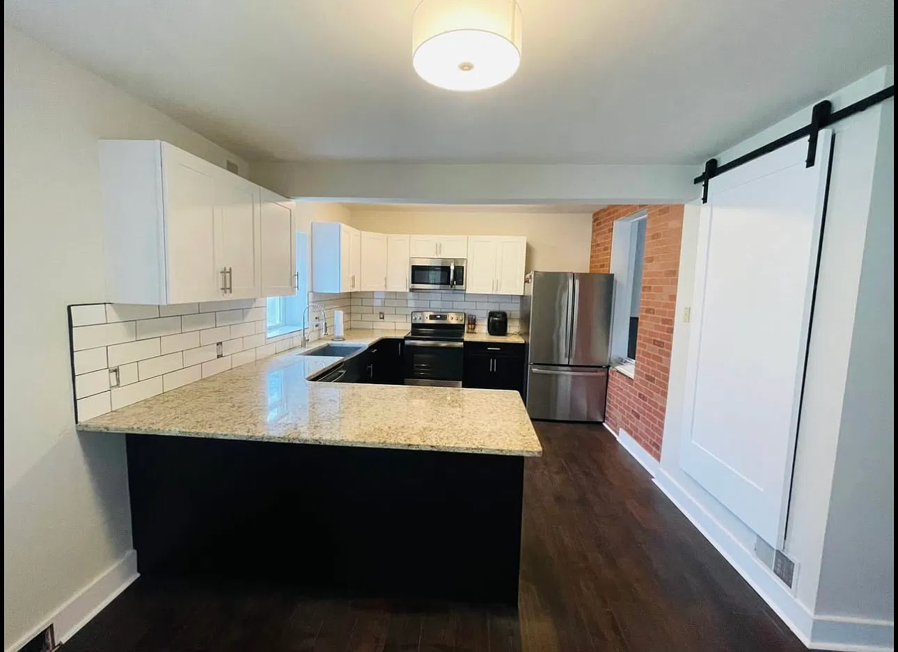 1 bed, 2000 sqft, $1,000 — Photo 1