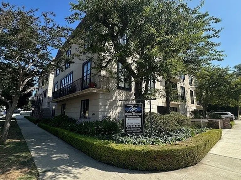 h1630 — Photo 1