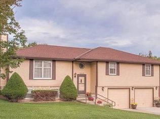 19619 167th St, Basehor, KS 66007