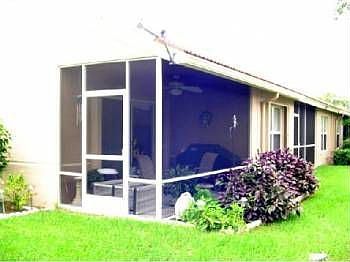 4th image of 8573 Logia Cir