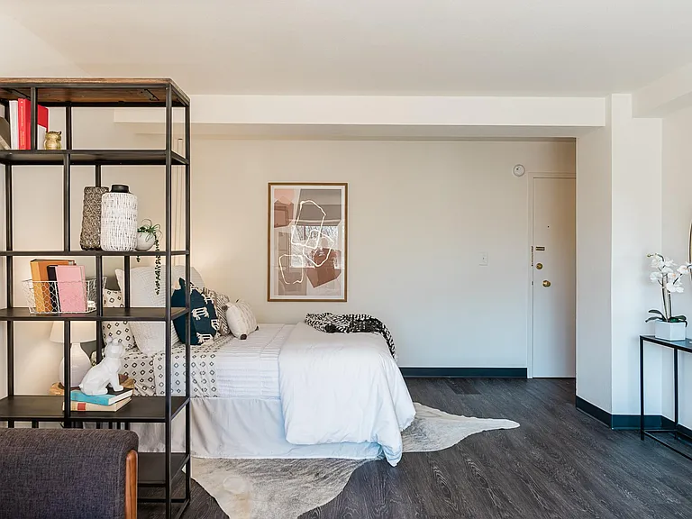 Portland Towers Apartments — Photo 24