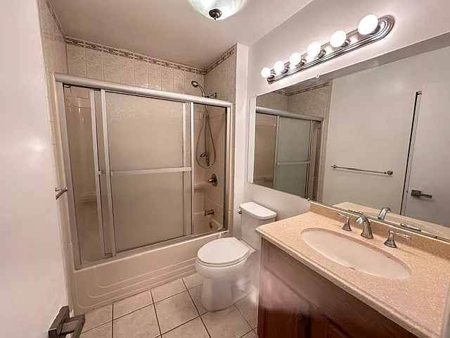 543 Manchester Ct — Photo 13