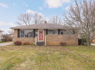 5893 Scarlet Oak Dr, Bedford Heights, OH
