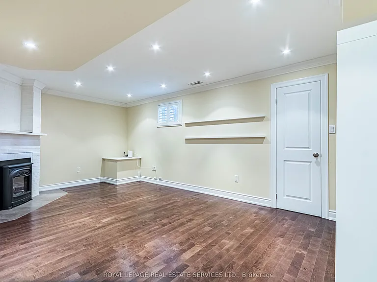 64 Grenview Blvd S #LOWER — Photo 9