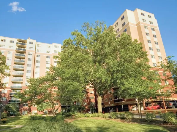 7333 New Hampshire Ave APT 914S, Takoma Park, MD 20912