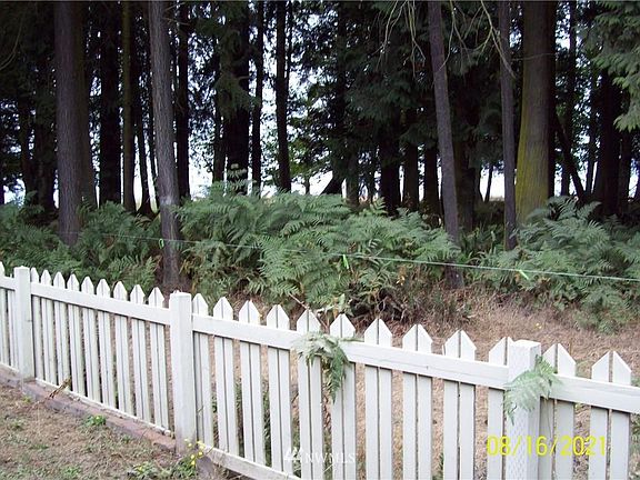 4th image of 132 Cypress Cir