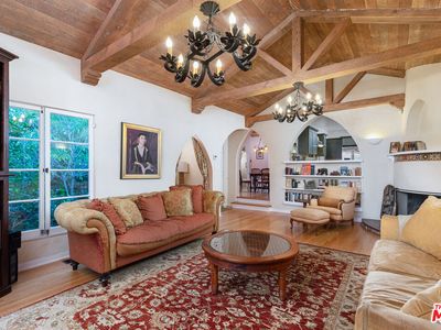 3895 Fredonia Dr, Los Angeles, CA, 90068