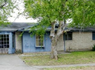 326 Briarwood Dr, Kingsville, TX 78363