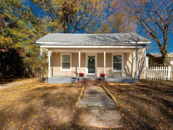 102 Oakland St, Clover, SC 29710