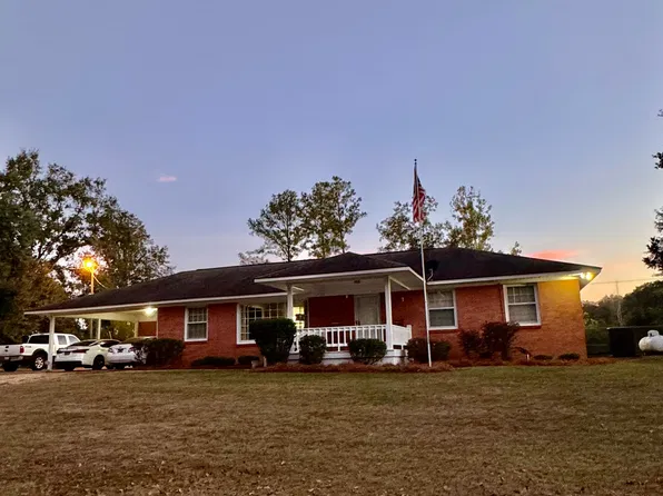 2161 Red Dog Rd, Carthage, MS 39051