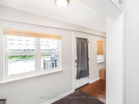 3rd image of 51 Beach Rd
