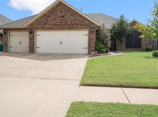 10904 SW 31st St, Yukon, OK 73099