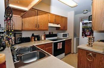 3rd image of 3549 Queen Anne Way