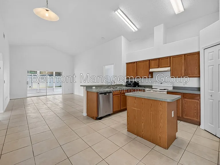 2127 Korat Ln — Photo 7