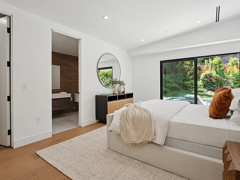 22270 Avenue San Luis — Photo 44