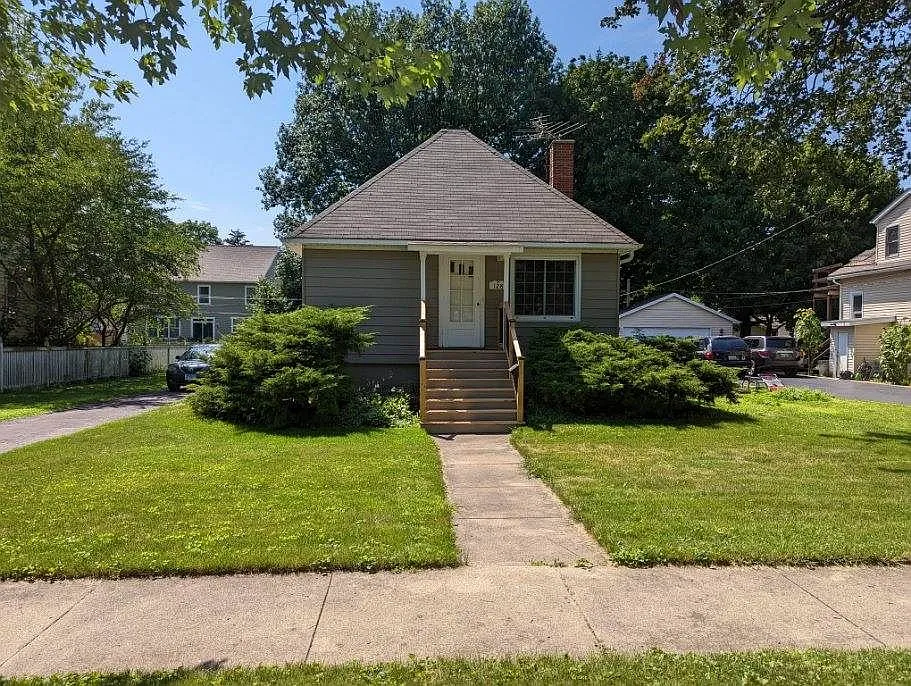 128 S Bothwell St photo 1