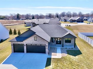 8450 Herrick Park Dr, Troy, IL 62294