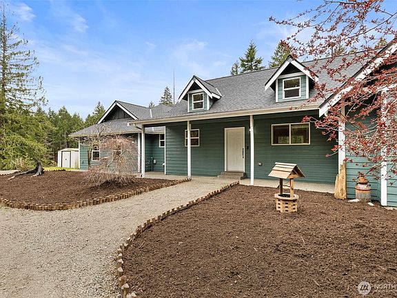 4th image of 1343 Lewis Road W