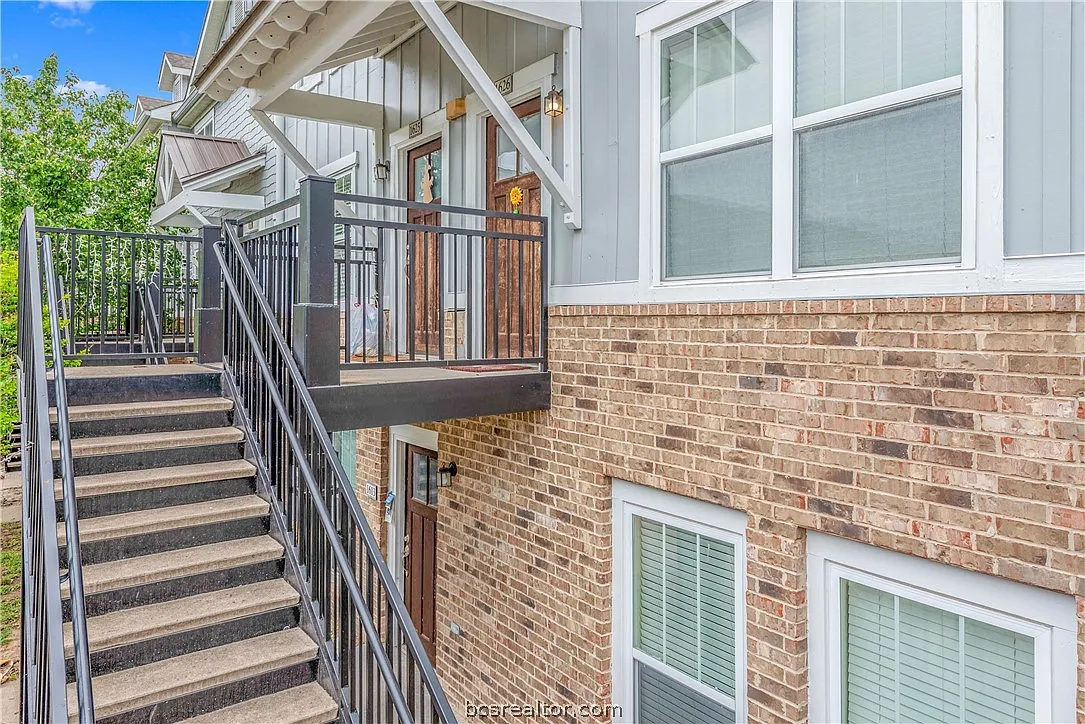 3 bed, 1294 sqft, $1,195 — Photo 1
