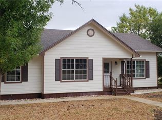 47 Mesquite St, Maxwell, TX 78656