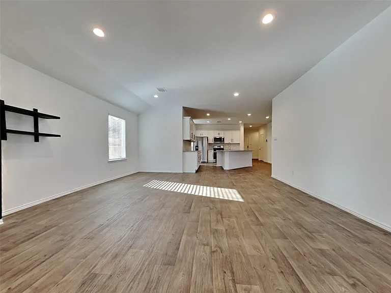 16034 Jordan Meadow Way — Photo 3