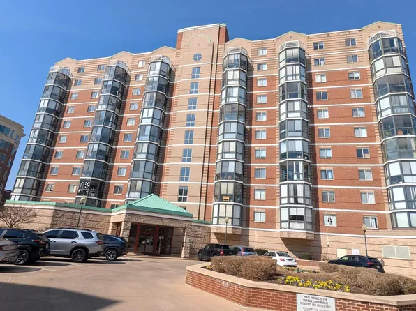 24 Courthouse Sq APT 312, Rockville, MD 20850