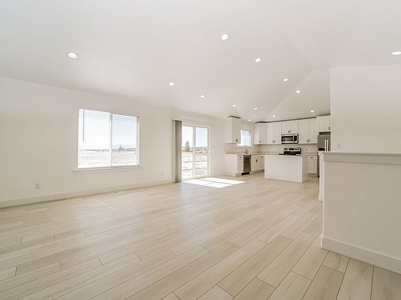 5th image of 2262 E Woodbury Ln #542