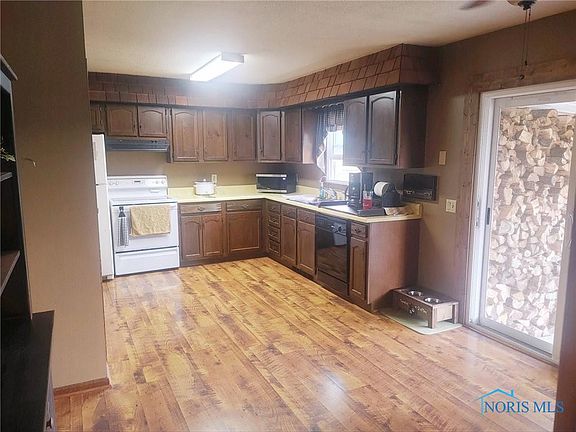 3rd image of 4507 Greensburg Pike