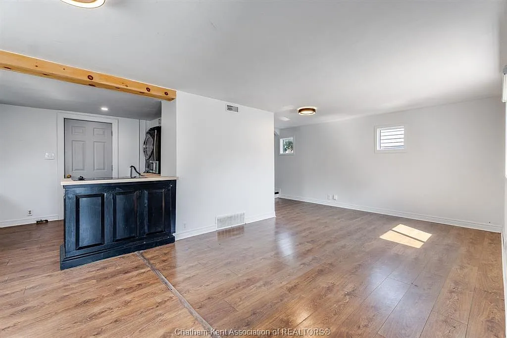 2 bed, $1,650 — Photo 4