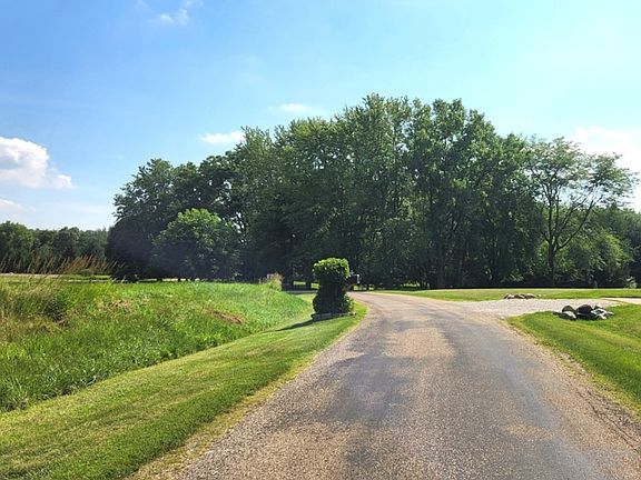 3rd image of 439 Coldspring Dr