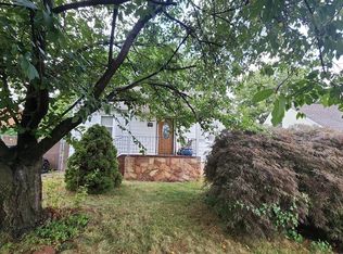 115 Kipp Ave, Elmwood Park, NJ 07407