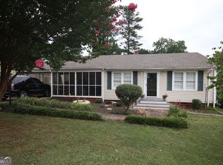 61 E Rountree Rd, Toccoa, GA 30577