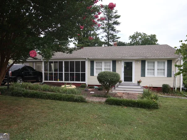 61 E Rountree Rd, Toccoa, GA 30577