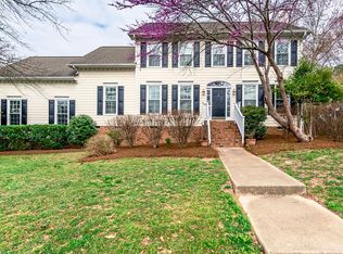 106 Chippoaks Dr, Chapel Hill, NC 27514