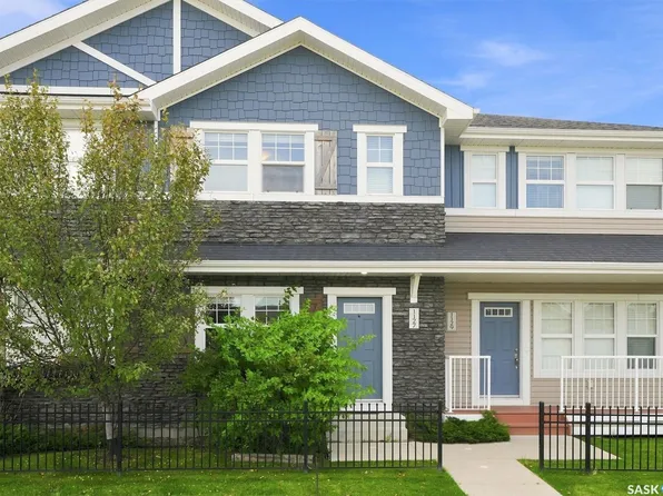 1127 Kolynchuk Link, Saskatoon, SK S7T 0X5