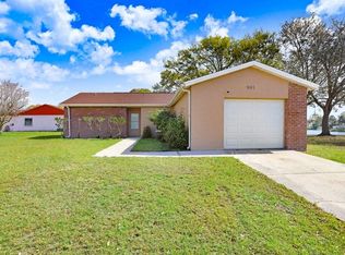 901 Lochmont Dr, Brandon, FL 33511